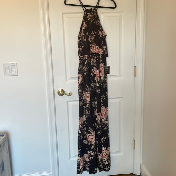 Lulu’s midnight blue floral print maxi dress - Picture 2 of 7